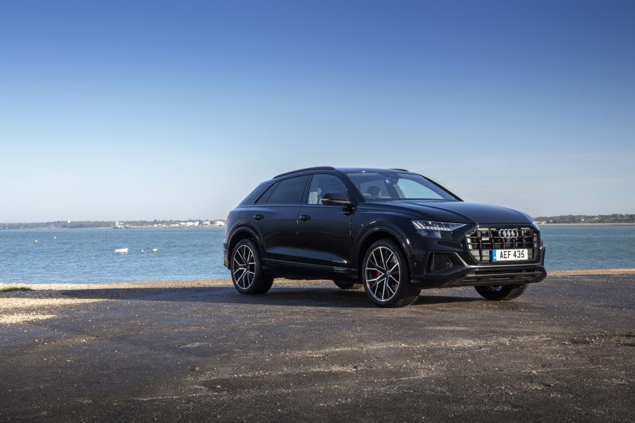  Audi SQ8 TDI 2019 года  (UK) (фото 23 из 40)